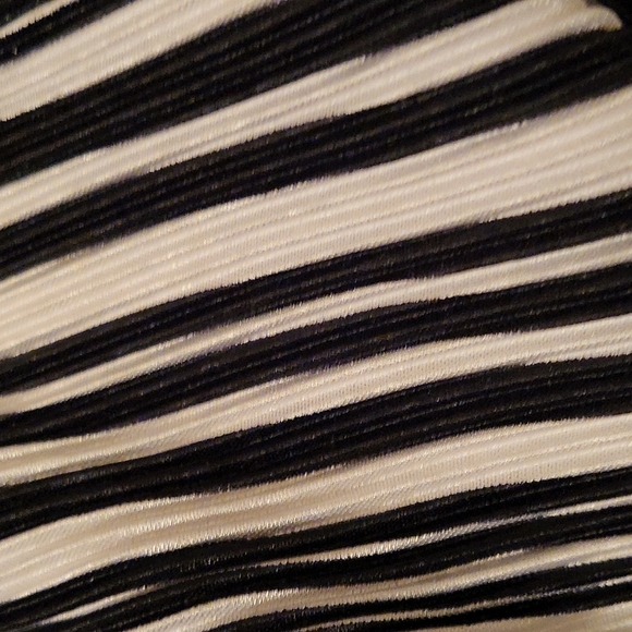 Top - Picture 3 of 3